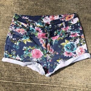 ✨SALE 1st Kiss High-Rise Floral Shorts